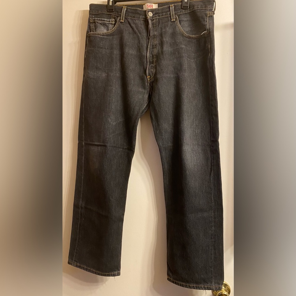 Levis 501 Button Fly V Black 38X31 5-Pocket work jeans. Distressed. Vintage Y2K